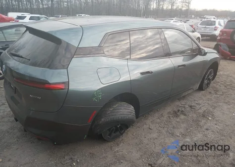 2024 BMW Ix xDrive50 z USA, uszkodzony, nr VIN WB523CF0XRCN21047